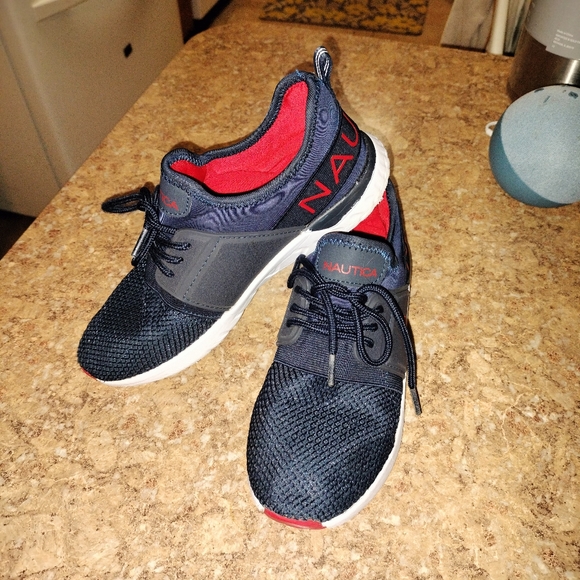 NAUTICA navy blue gym shoe size 3 - Picture 2 of 8